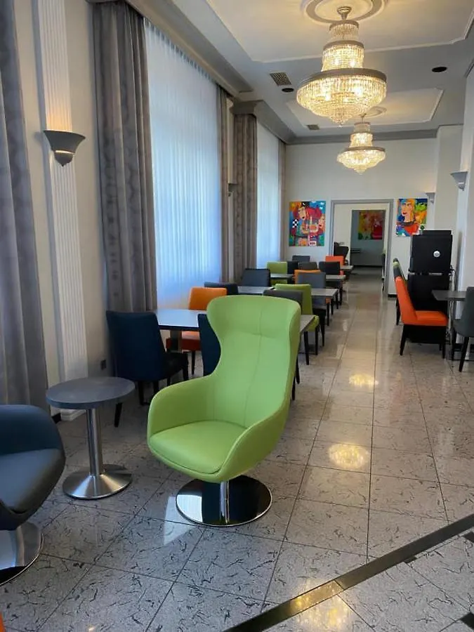 Kral - Residenz Erlangen Aparthotel 4*,